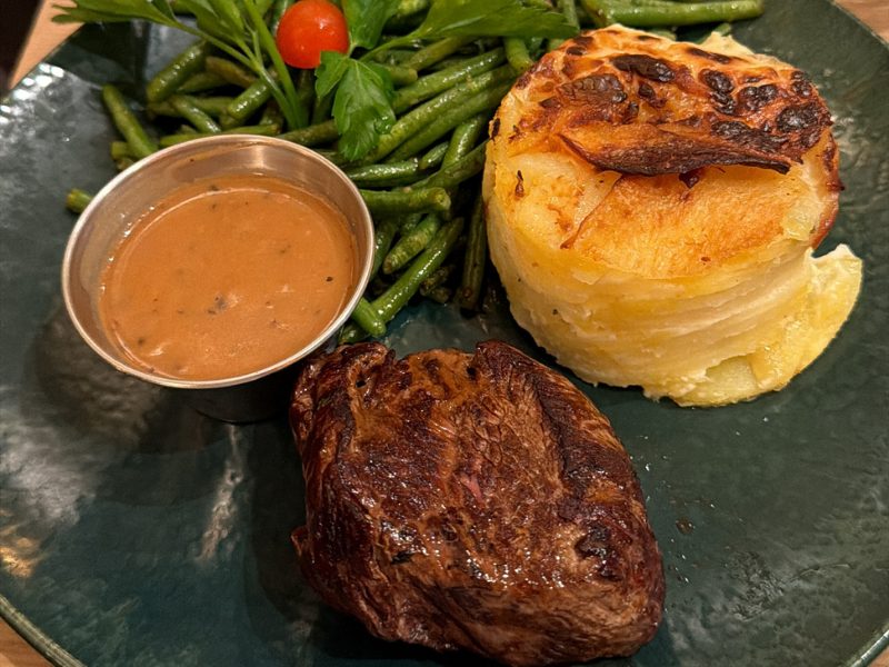 1 (Paris) Le Zinc d'Honor filet dinner